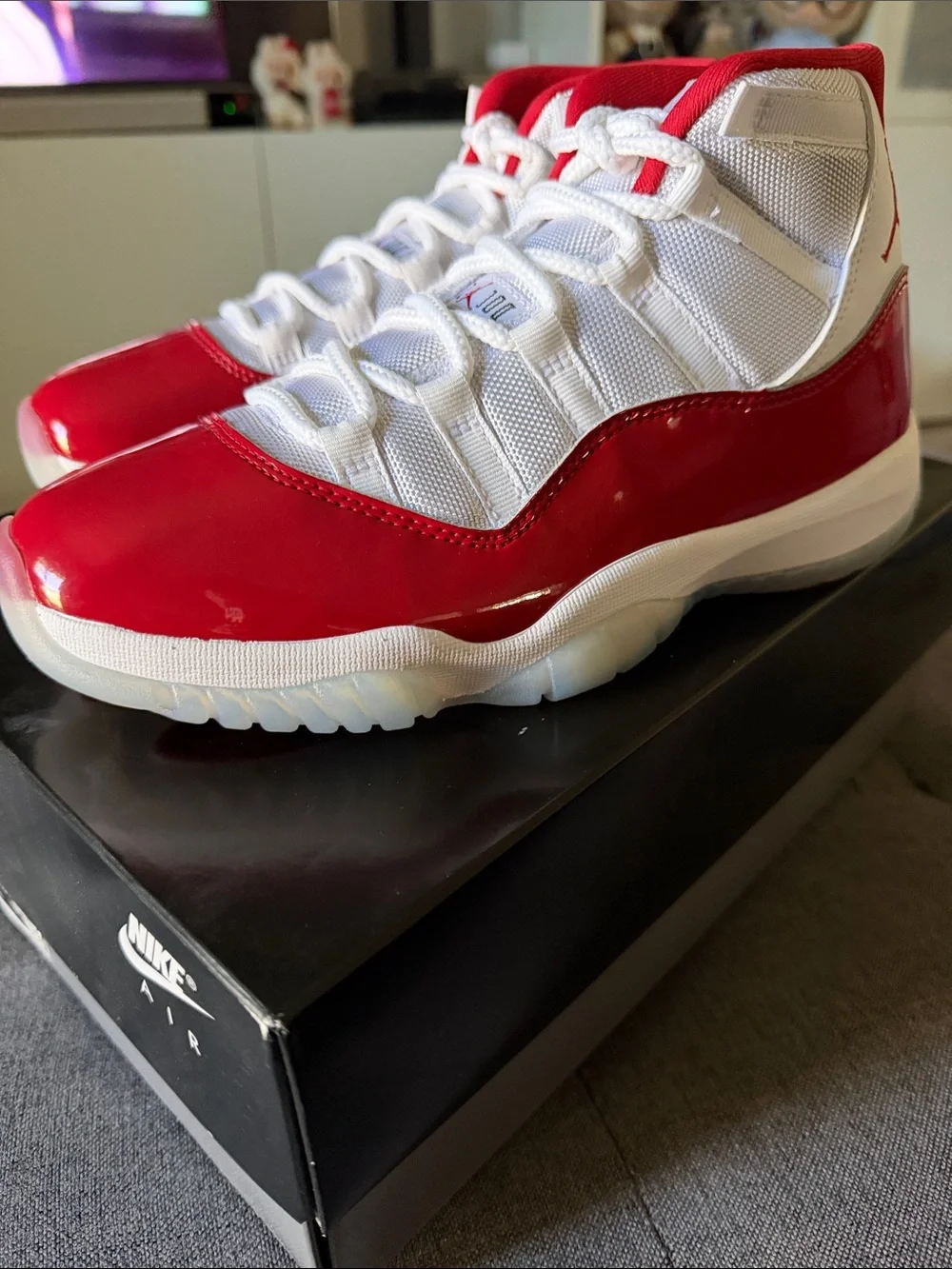 Air Jordan 11 Men Retro Cherry size 8